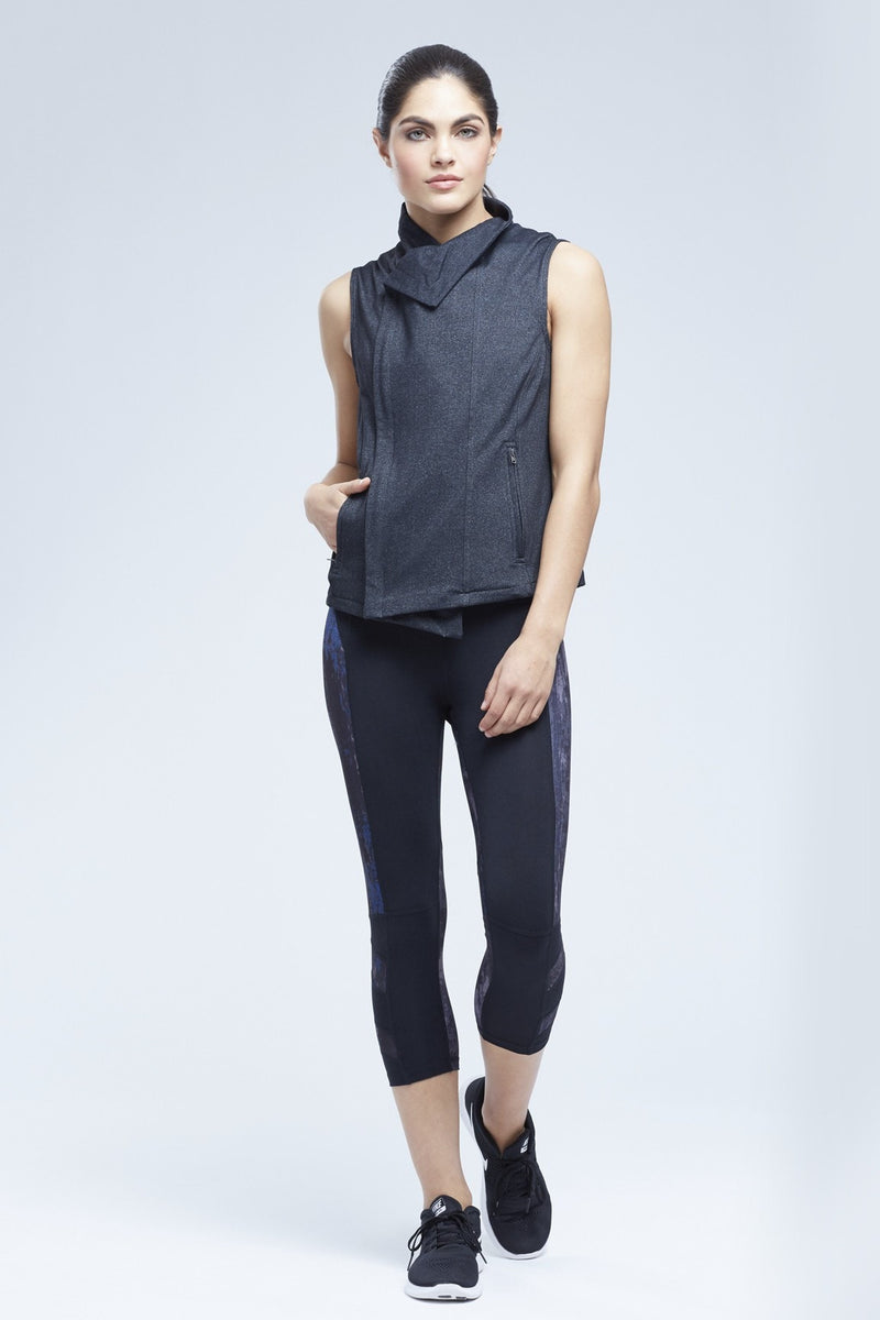 Wonder Fitted Capri Legging With Contrast Panels