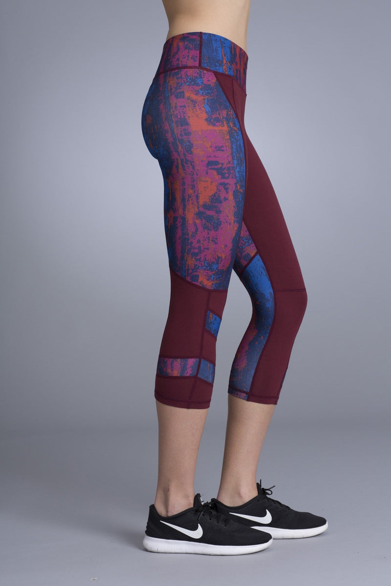 Wonder Fitted Capri Legging With Contrast Panels
