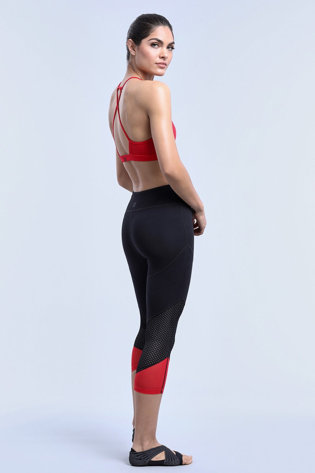 BLACK/RACING RED